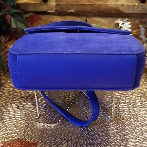 Amanda Smith Blue Suede Crossbody - Picture 5 of 8